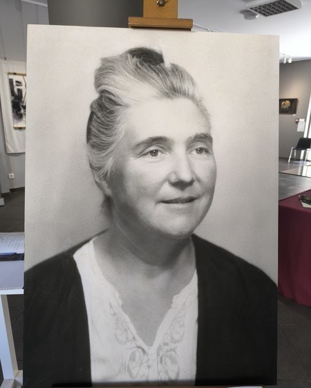 Portrait de Colette Richarme � l'�ge de 46 ans en 1950. Exposition Espace Martin Viv�s, 2025.  � M.WEISS