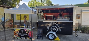LES FOOD-TRUCKS SONT INSTALL�S